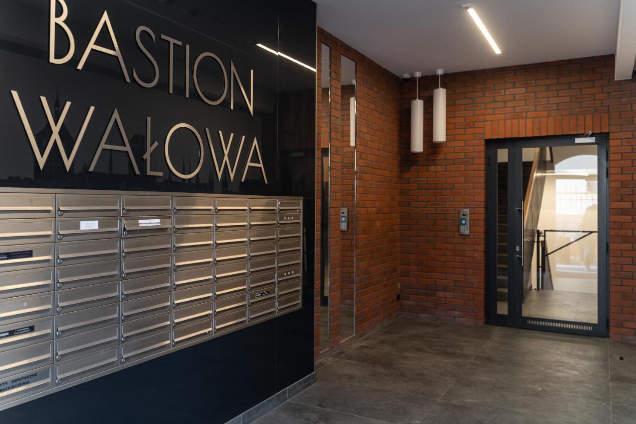 Bastion Wałowa 16 *